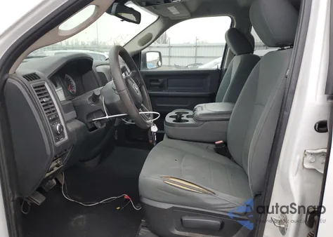 2015 Ram 1500 St z USA, uszkodzony, nr VIN 1C6RR7FT5FS690694